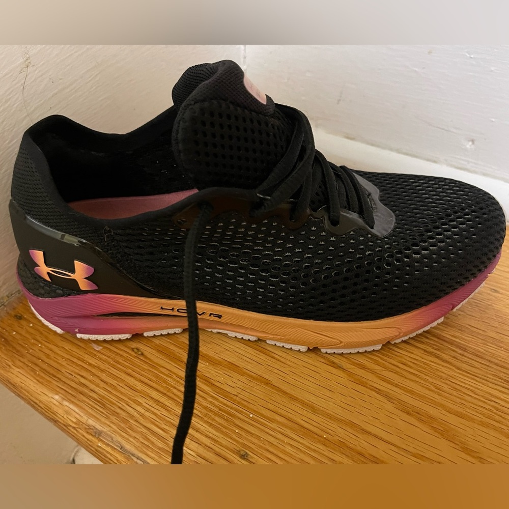 Under Armour HOVR SONIC 4 Black in colour & pink and orange bottom Like new
